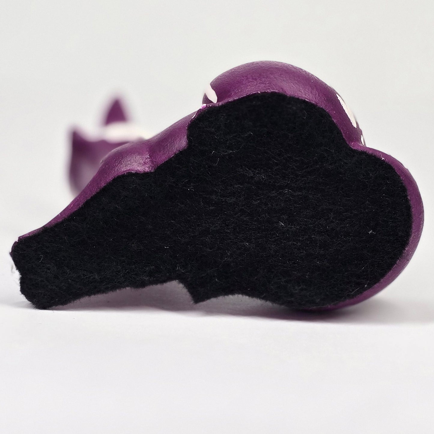 felt bottom of figure