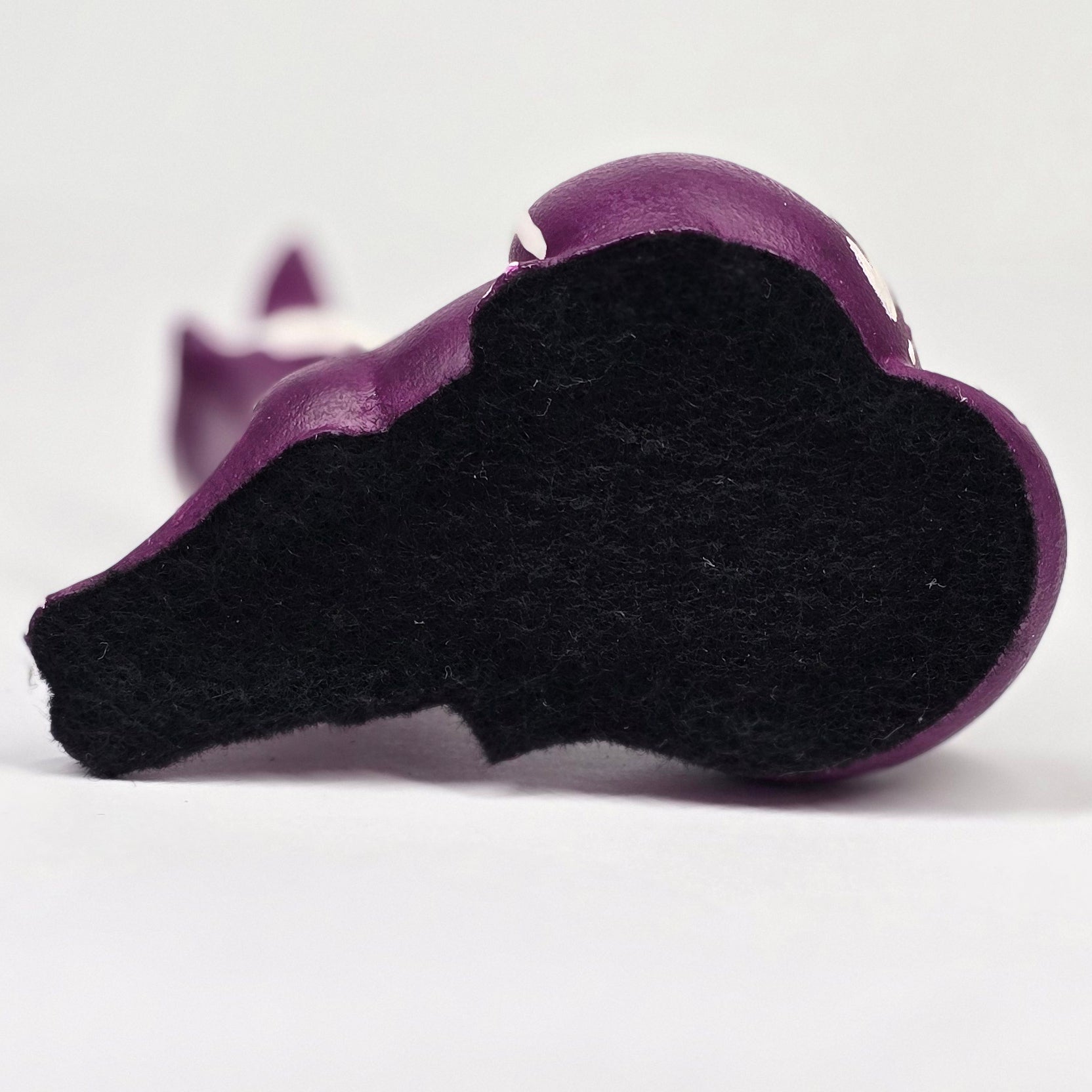 felt bottom of figure